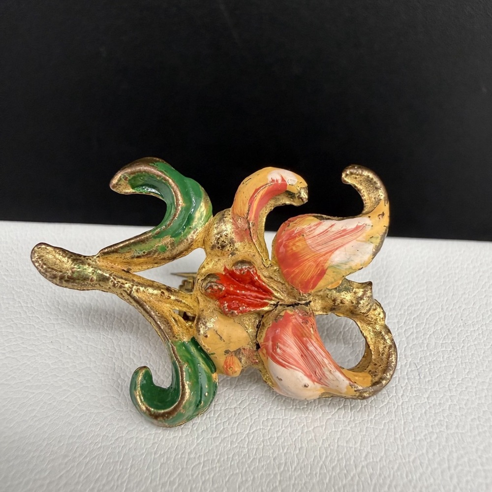 Vintage Brooch Gold Tone‎ Enamel Flower Lily